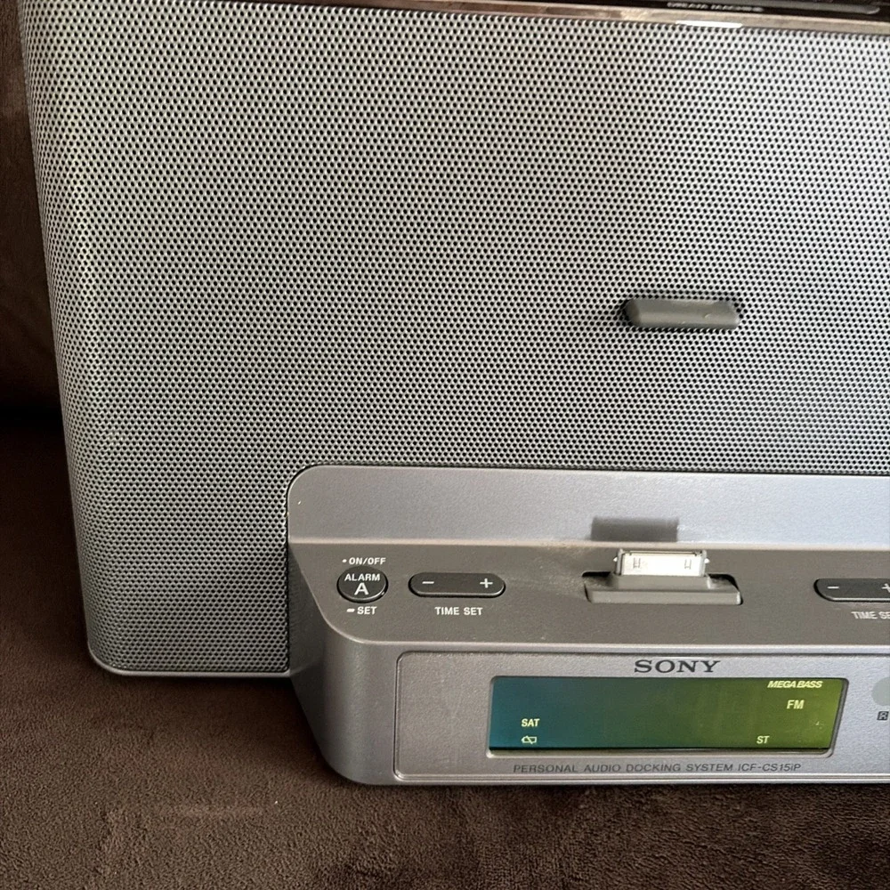 Sony ICF-CS15iP Dream Machine w/iPod & iPhone Speaker Dock Clock Radio No Remote